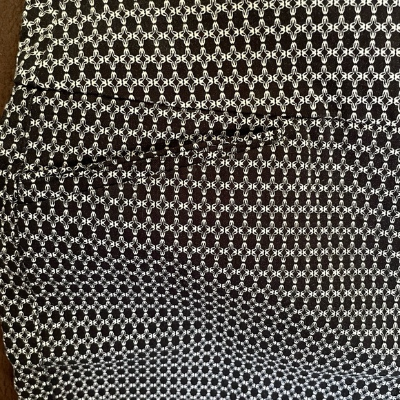 Patterned capris - Picture 4 of 4
